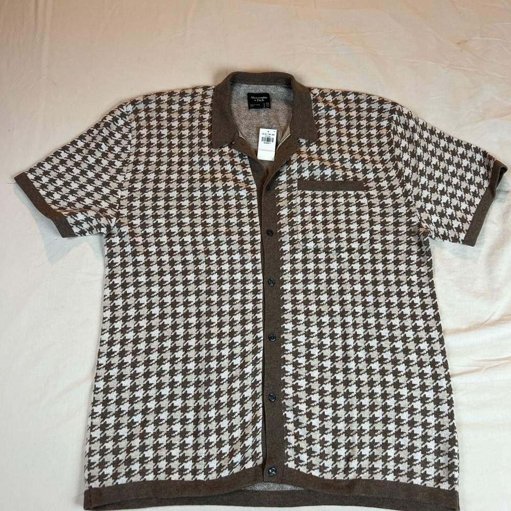Abercrombie & Fitch Tan and White Knit Button Down Polo